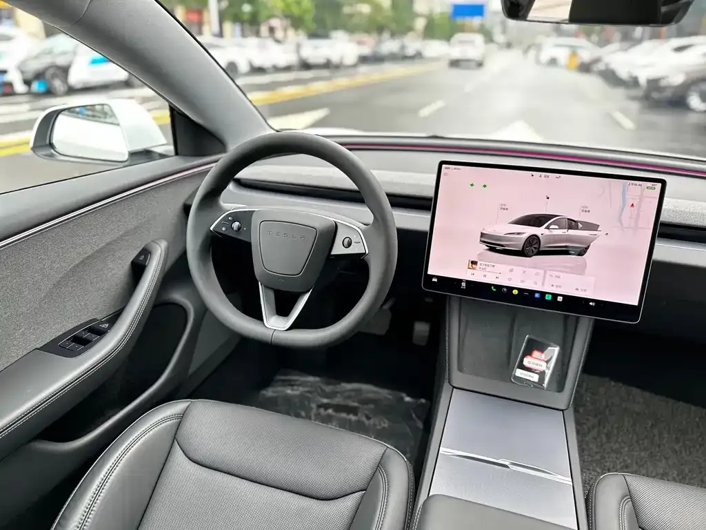 Tesla Model 3 — фото 8