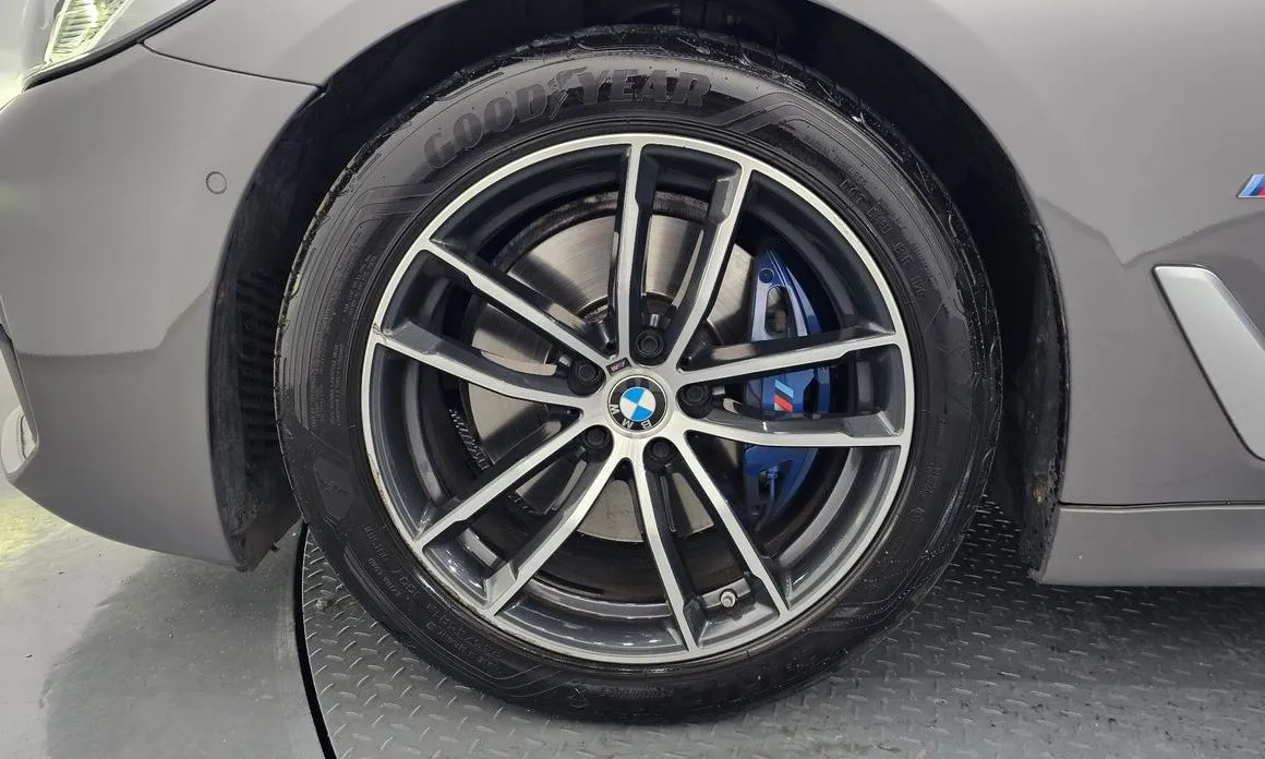 BMW 5-Series 2021 из KR, фото 2