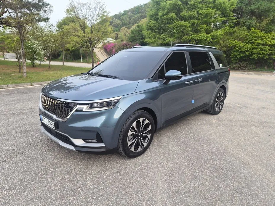 Kia Carnival 2023 из KR, фото 2