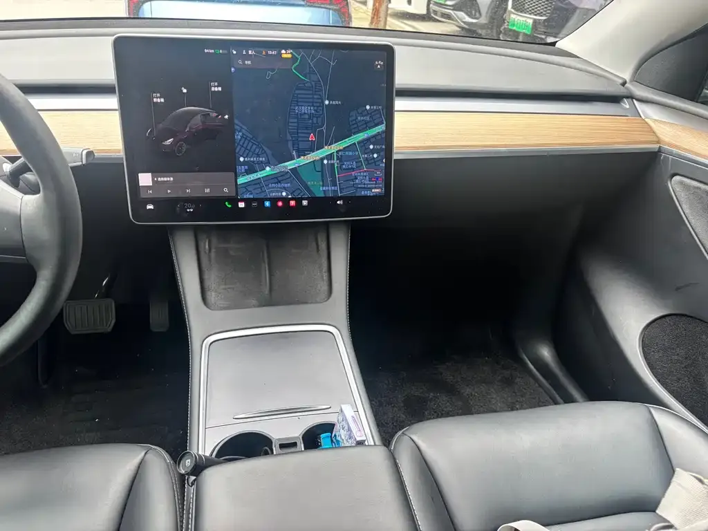 Tesla Model Y — фото 2