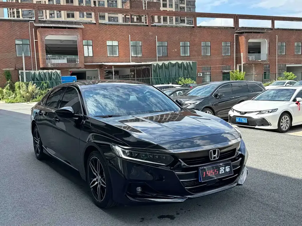Honda Accord — фото 9