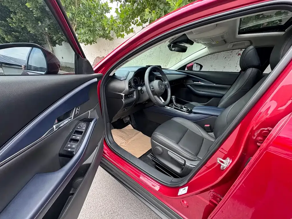 Mazda CX-30 2022 из CN, фото 10