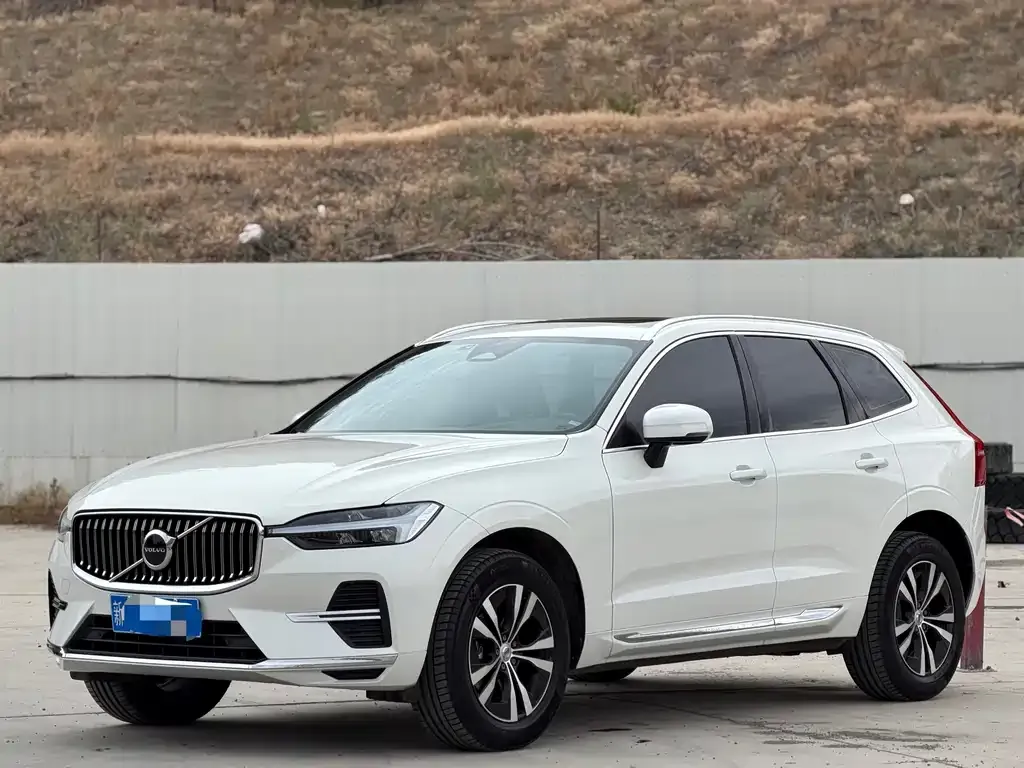 Volvo XC60 — фото 1