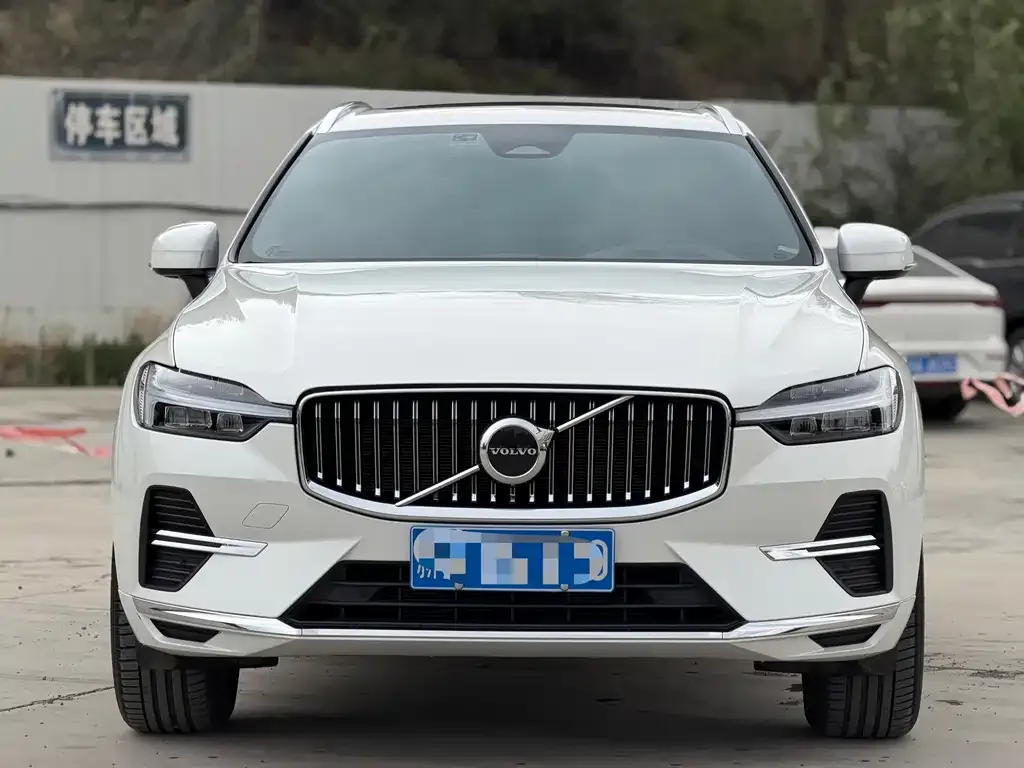 Volvo XC60 — фото 9
