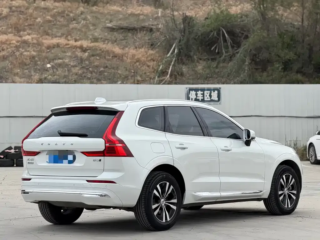 Volvo XC60 — фото 2