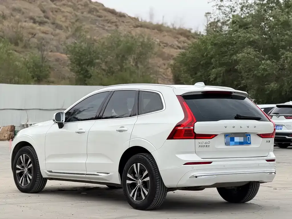 Volvo XC60 — фото 5