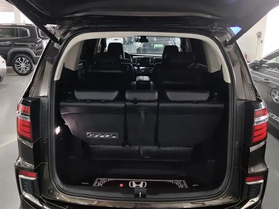 Honda Elysion 2021 из CN, фото 2