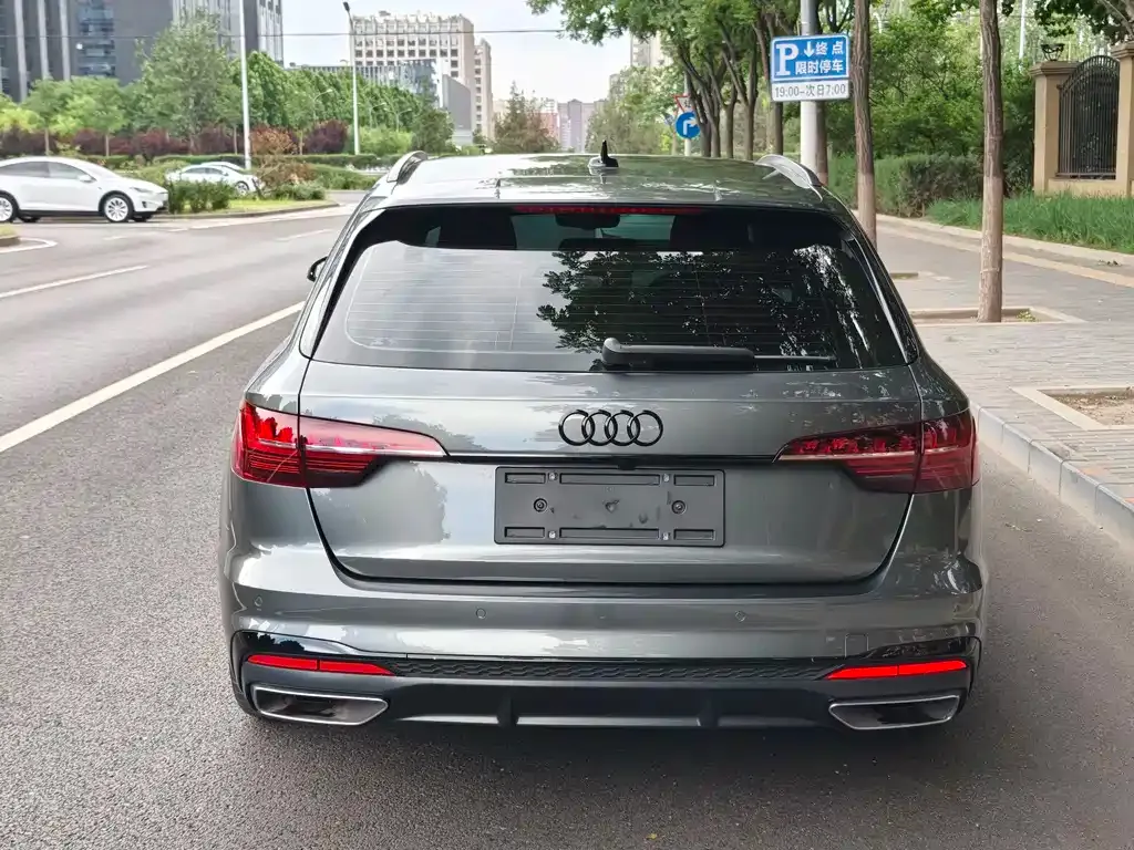 Audi A4 (Import) — фото 8