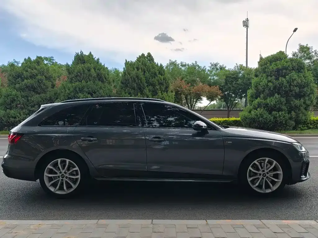 Audi A4 (Import) — фото 5