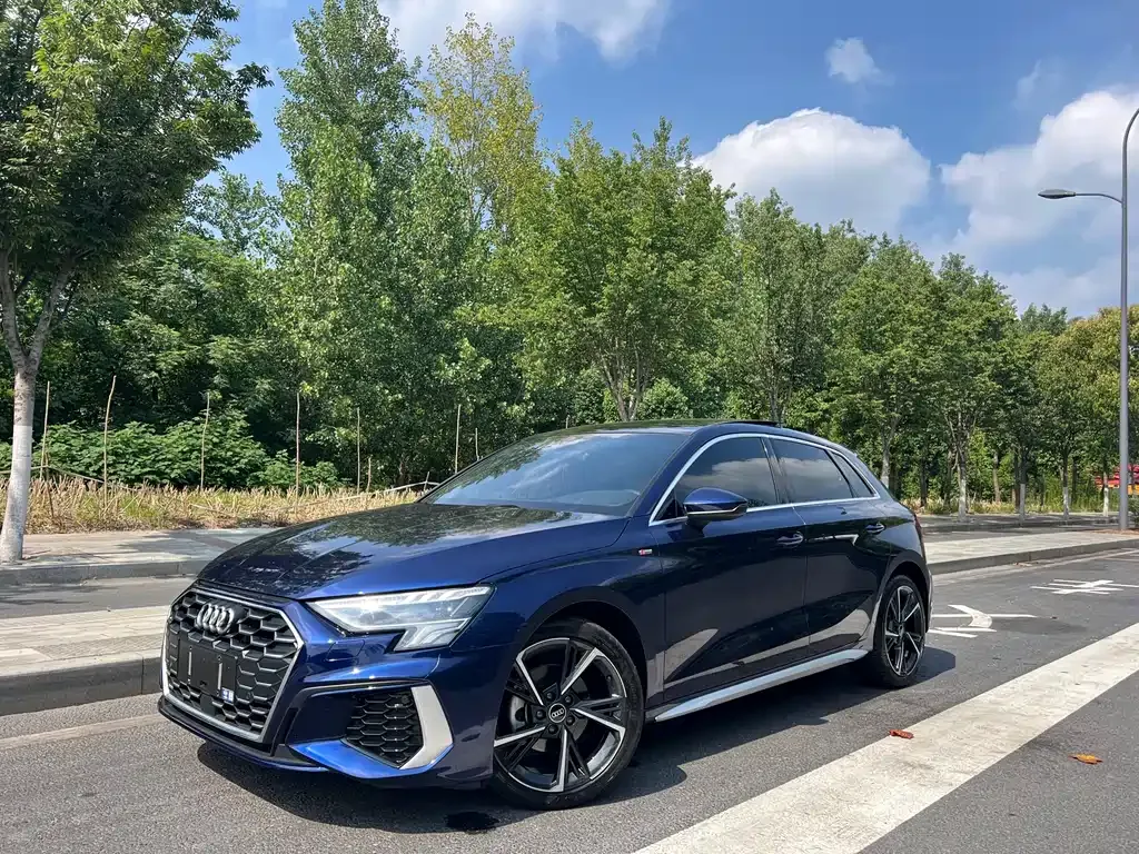 Audi A3 — фото 1