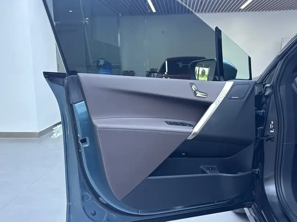 BMW iX 2023 из CN, фото 2
