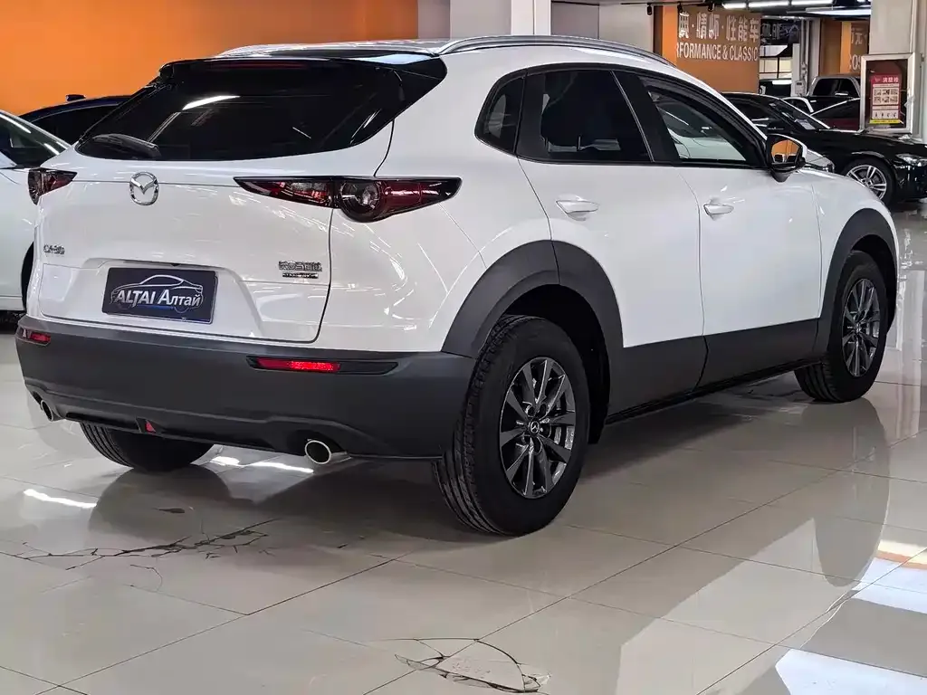 Mazda CX-30 — фото 8