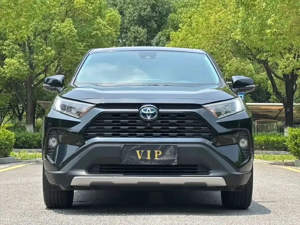 Toyota RAV4 — фото 9
