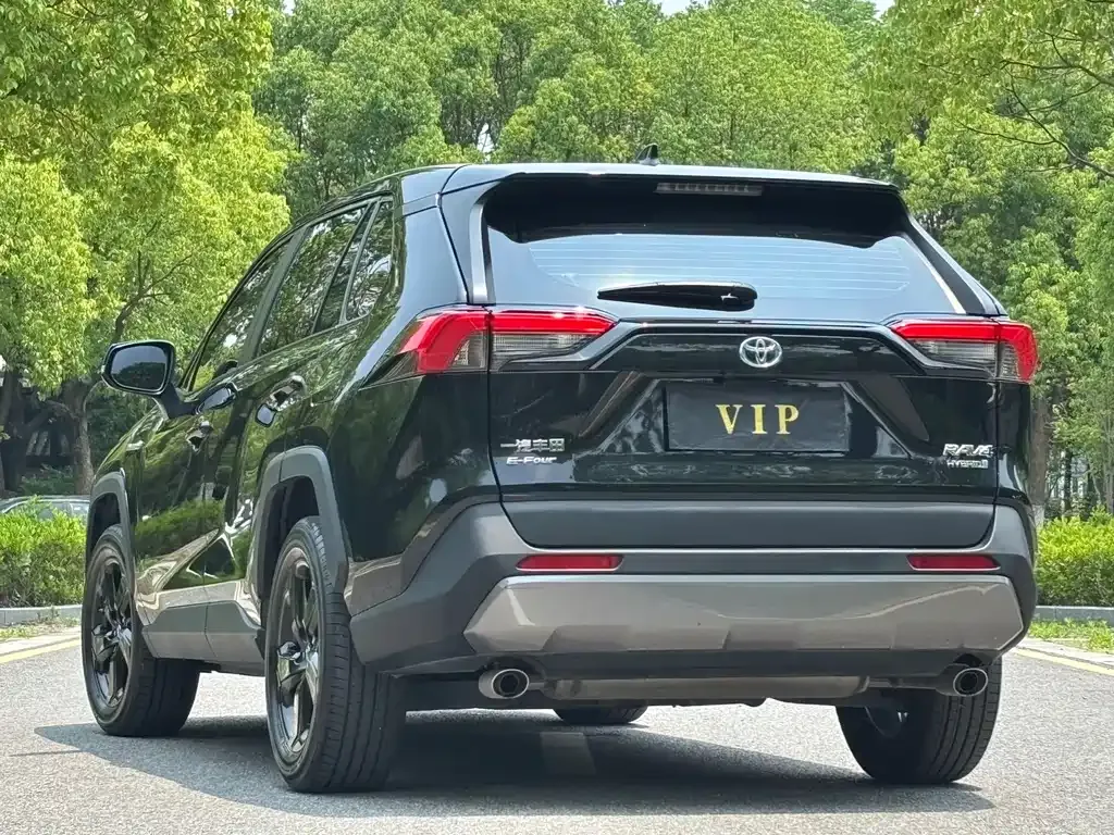 Toyota RAV4 — фото 2