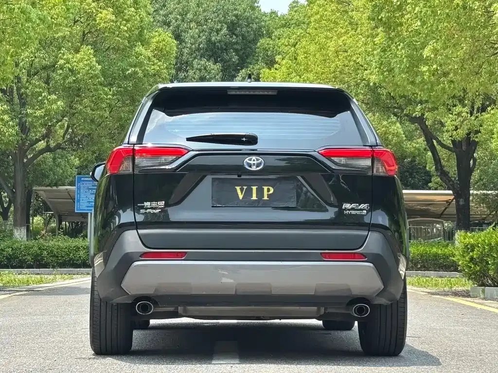 Toyota RAV4 — фото 10
