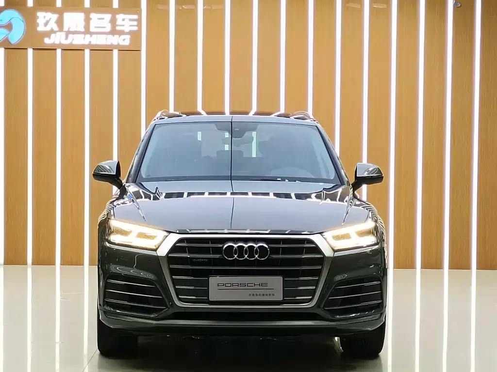 Audi Q5L 2021 из CN, фото 2
