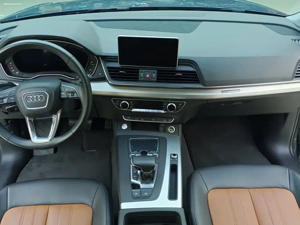 Audi Q5L 2021 из CN, фото 3