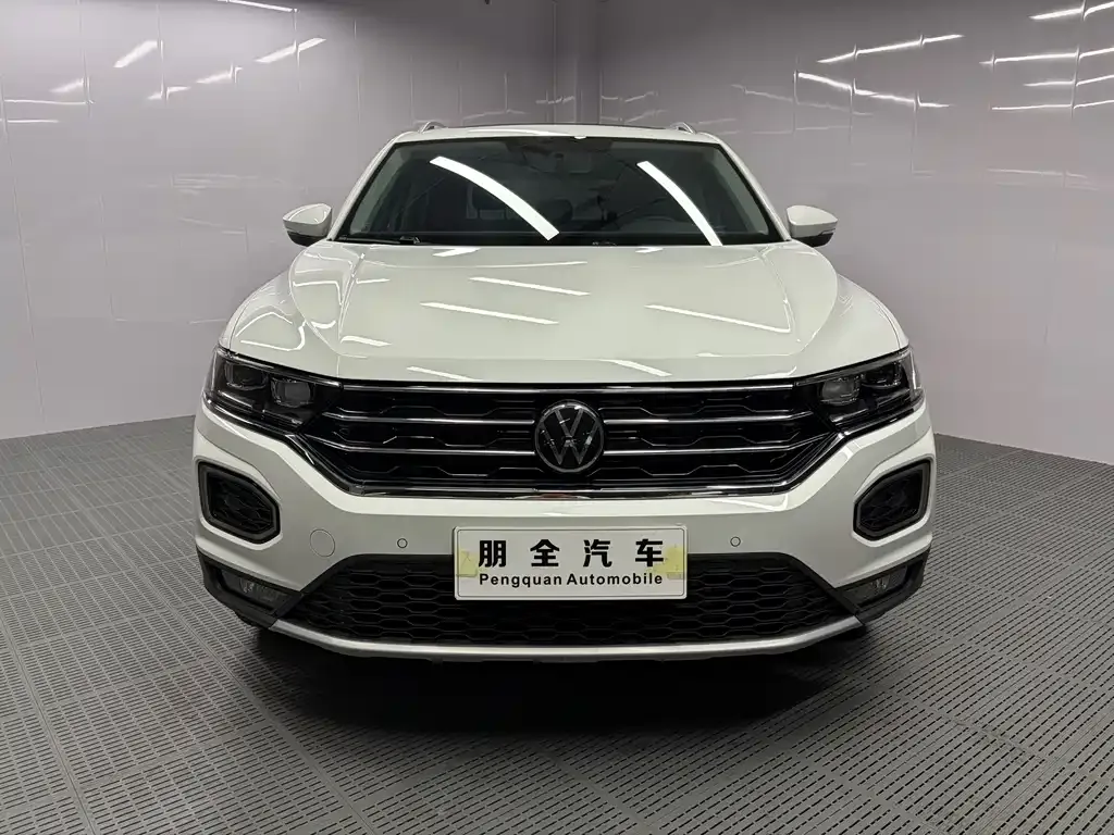 Volkswagen T-Roc — фото 10