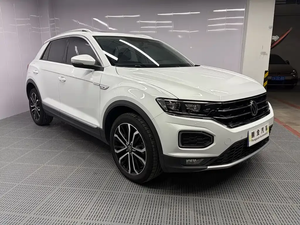 Volkswagen T-Roc — фото 6