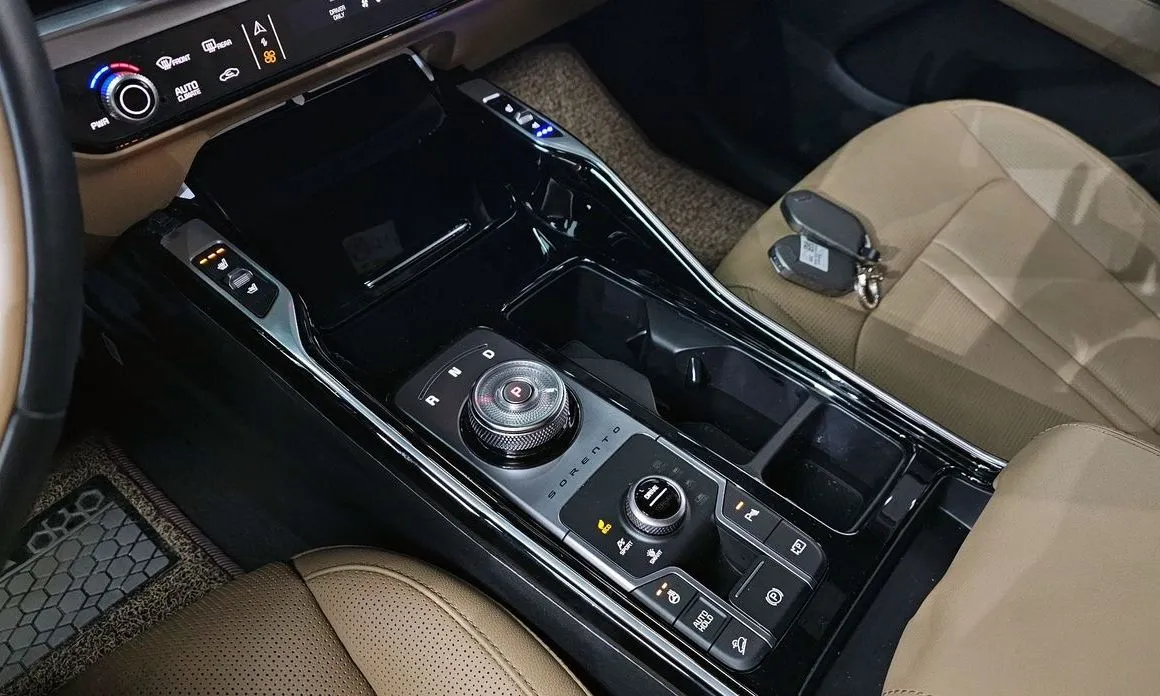 Kia Sorento — фото 6