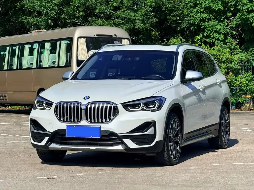 BMW X1 — фото 1