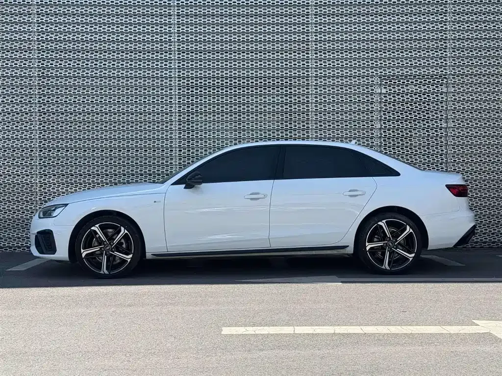 Audi A4L — фото 6