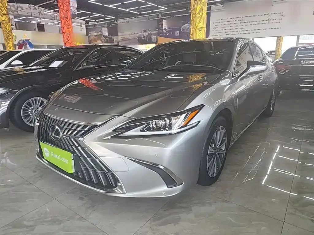 Lexus ES — фото 1