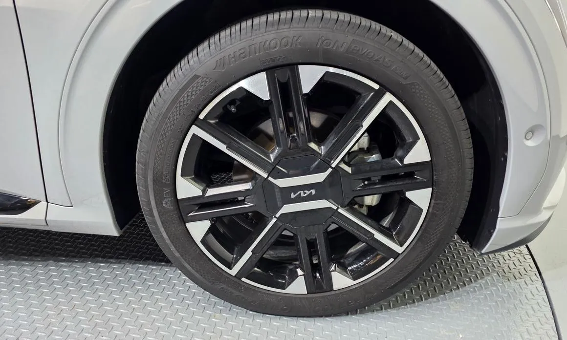 Kia EV6 — фото 10