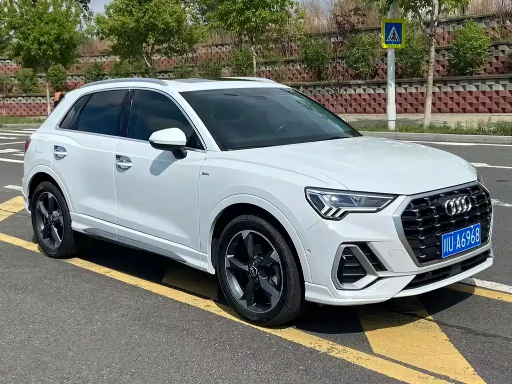 Audi Q3 — фото 10