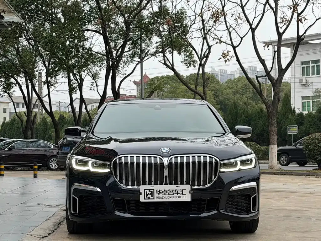 BMW 7 Series — фото 10