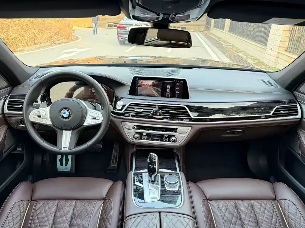 BMW 7 Series — фото 6