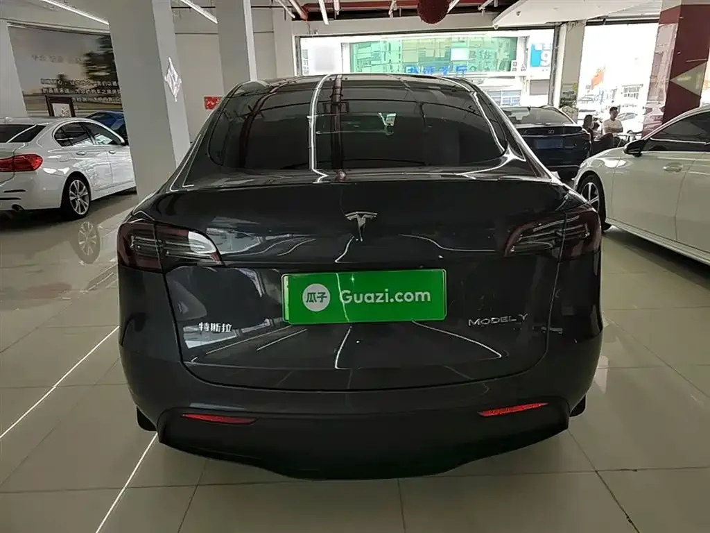 Tesla Model Y — фото 3