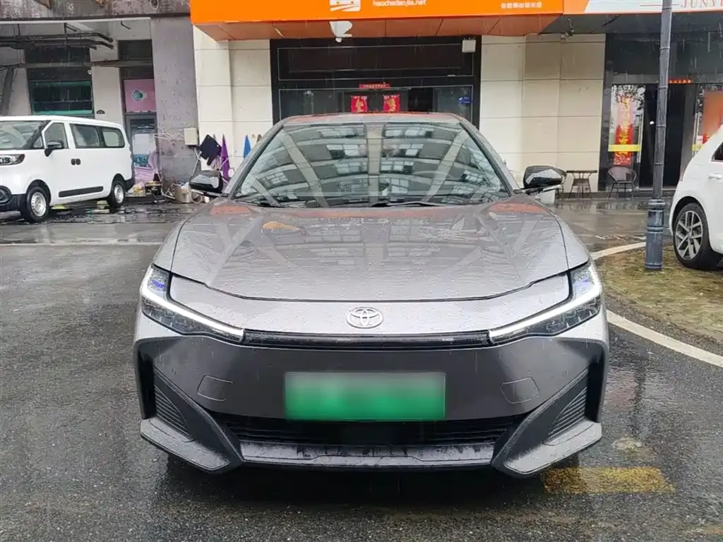 Toyota bZ3 2023 из CN, фото 7
