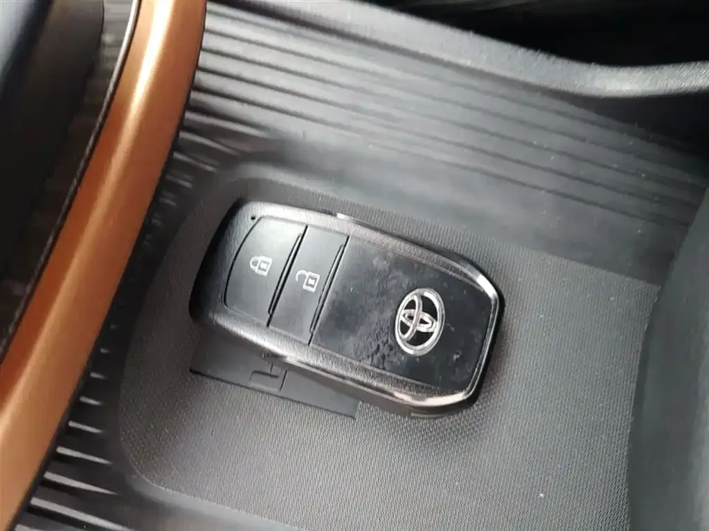 Toyota bZ3 2023 из CN, фото 9