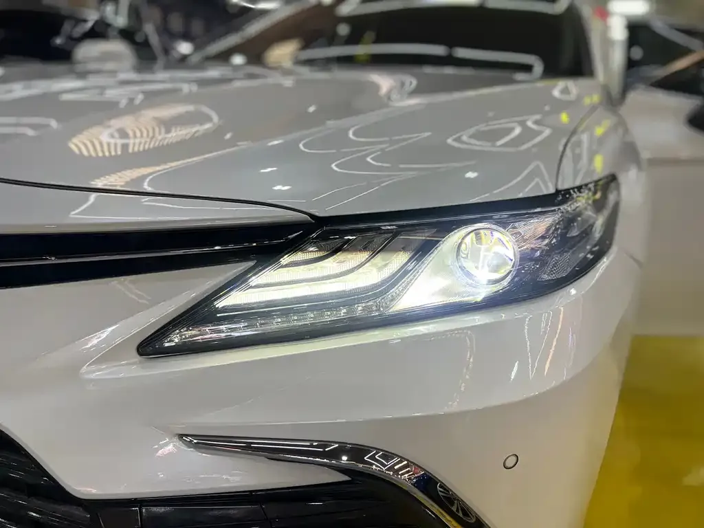 Toyota Camry — фото 6