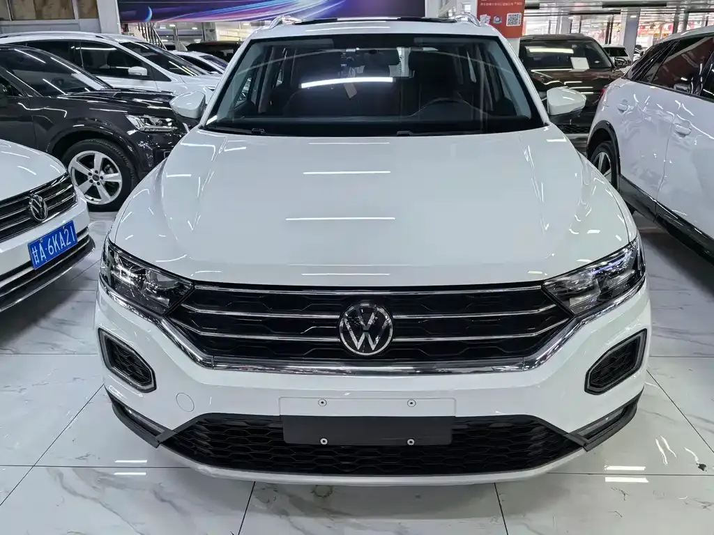 Volkswagen T-Roc — фото 10