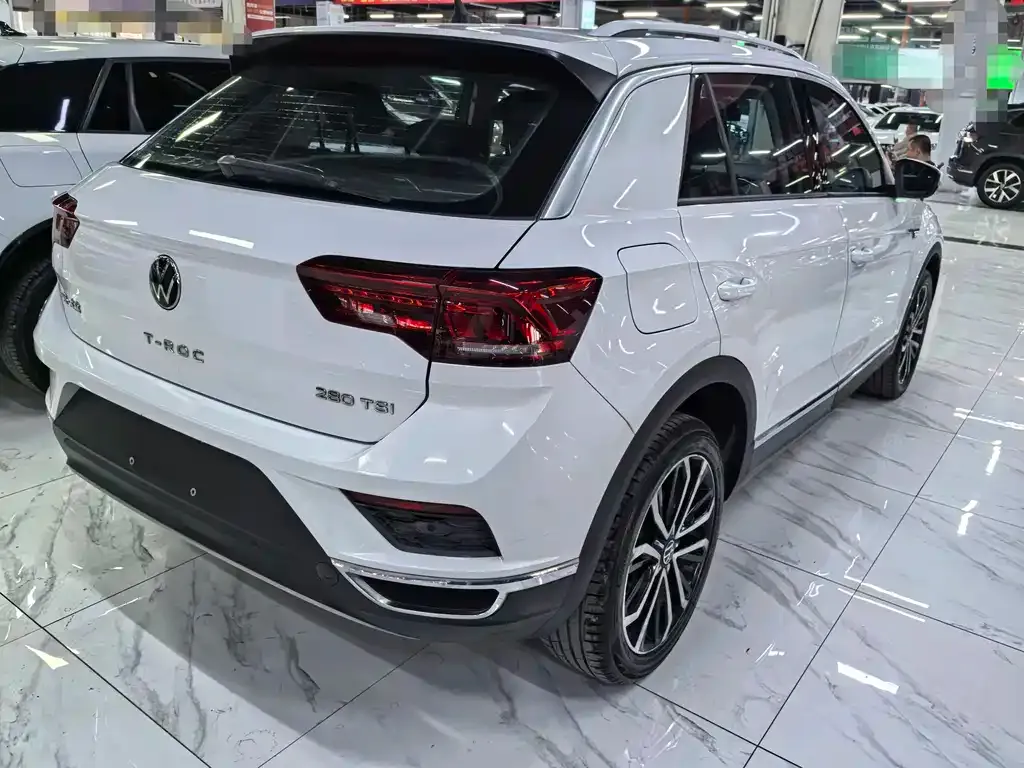 Volkswagen T-Roc — фото 7