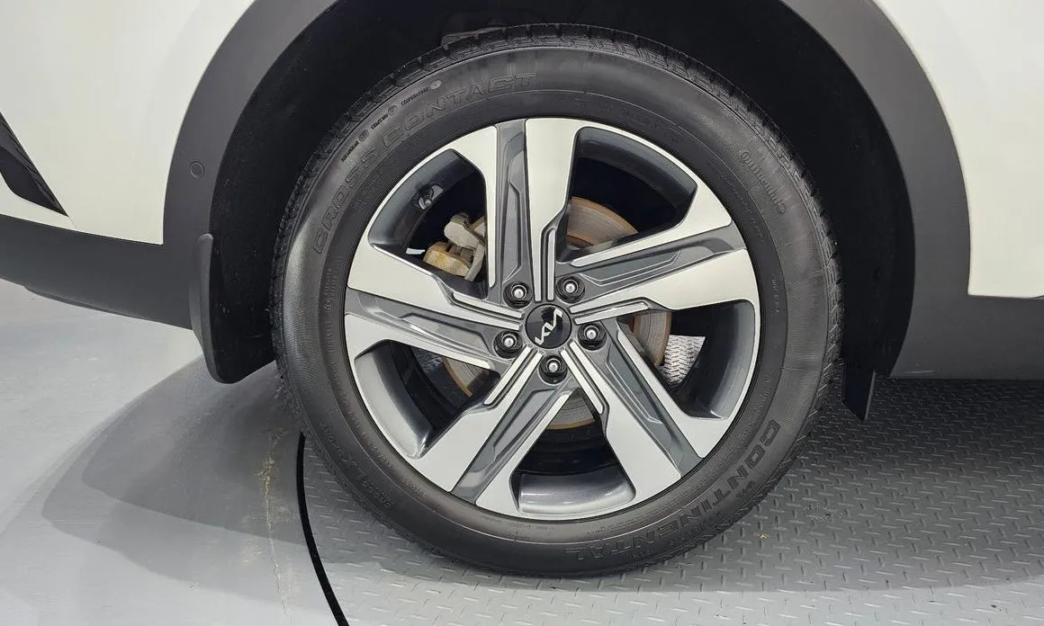 Kia Sorento — фото 6