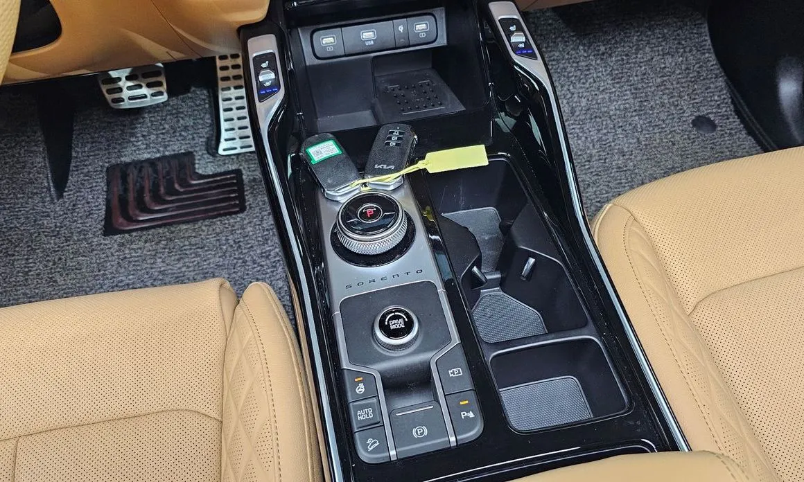 Kia Sorento — фото 7