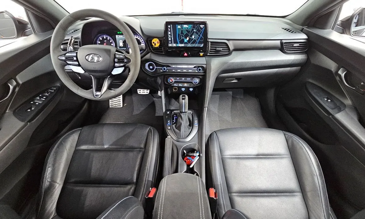 Hyundai Veloster — фото 8