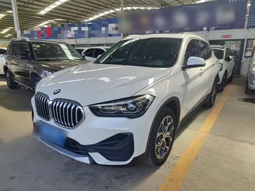 BMW X1 — фото 1