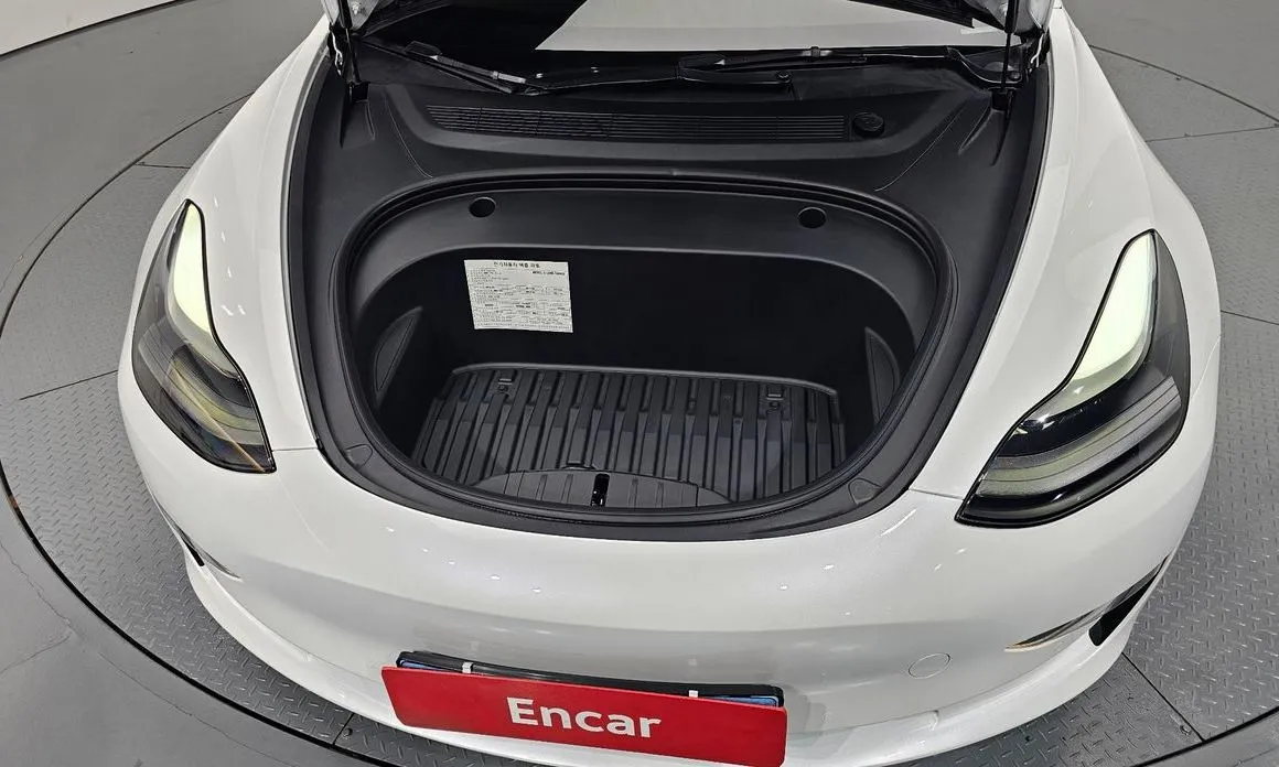 Tesla Model 3 — фото 3