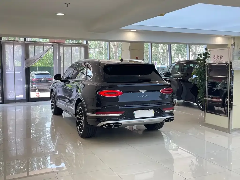 Bentley Bentayga — фото 3
