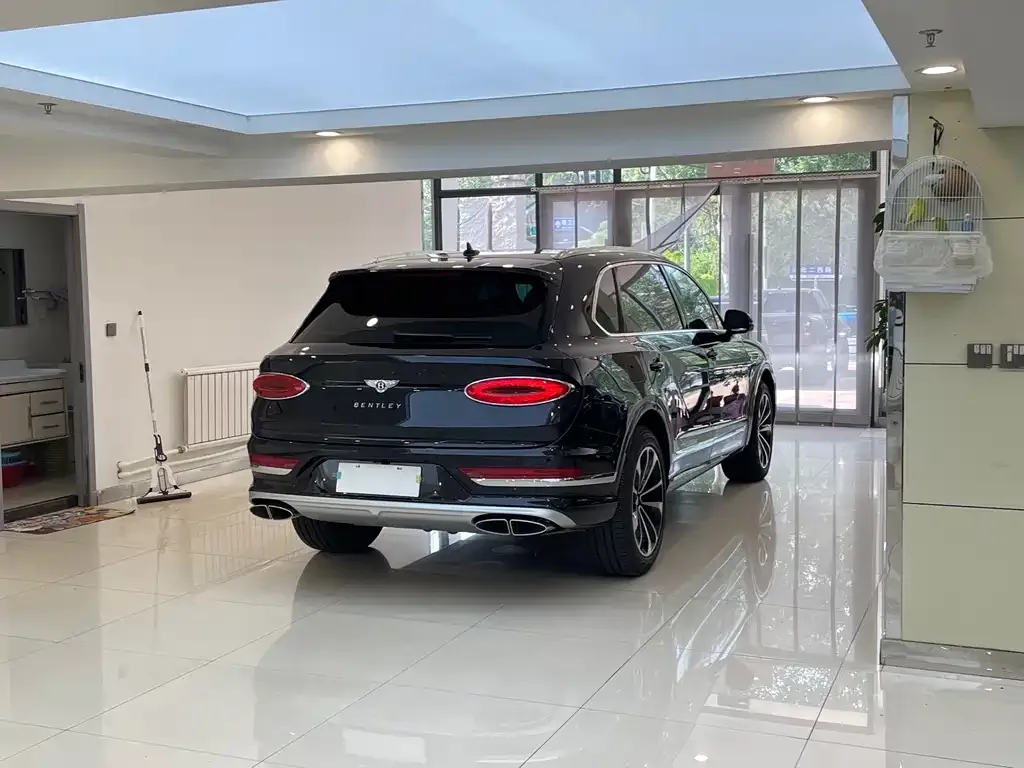 Bentley Bentayga — фото 4