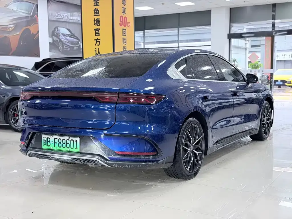 BYD Han — фото 10