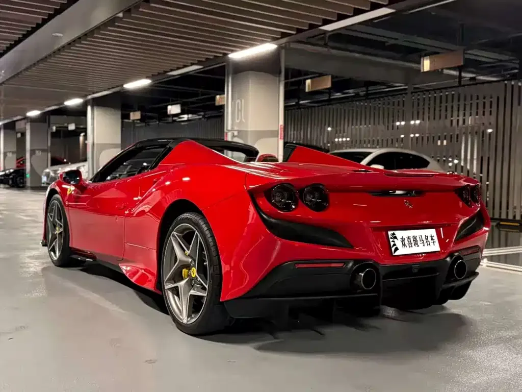 Ferrari F8 — фото 6