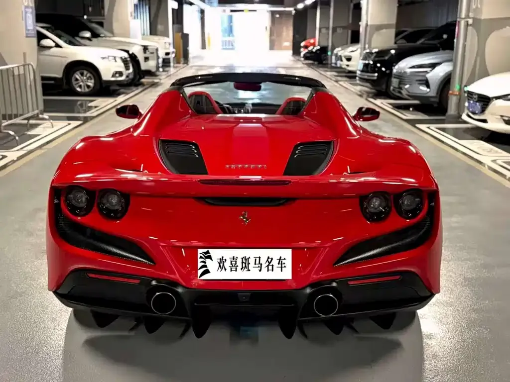 Ferrari F8 — фото 10