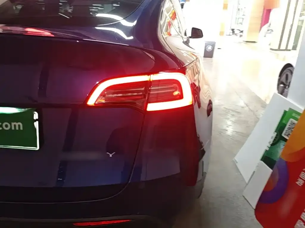 Tesla Model Y — фото 4