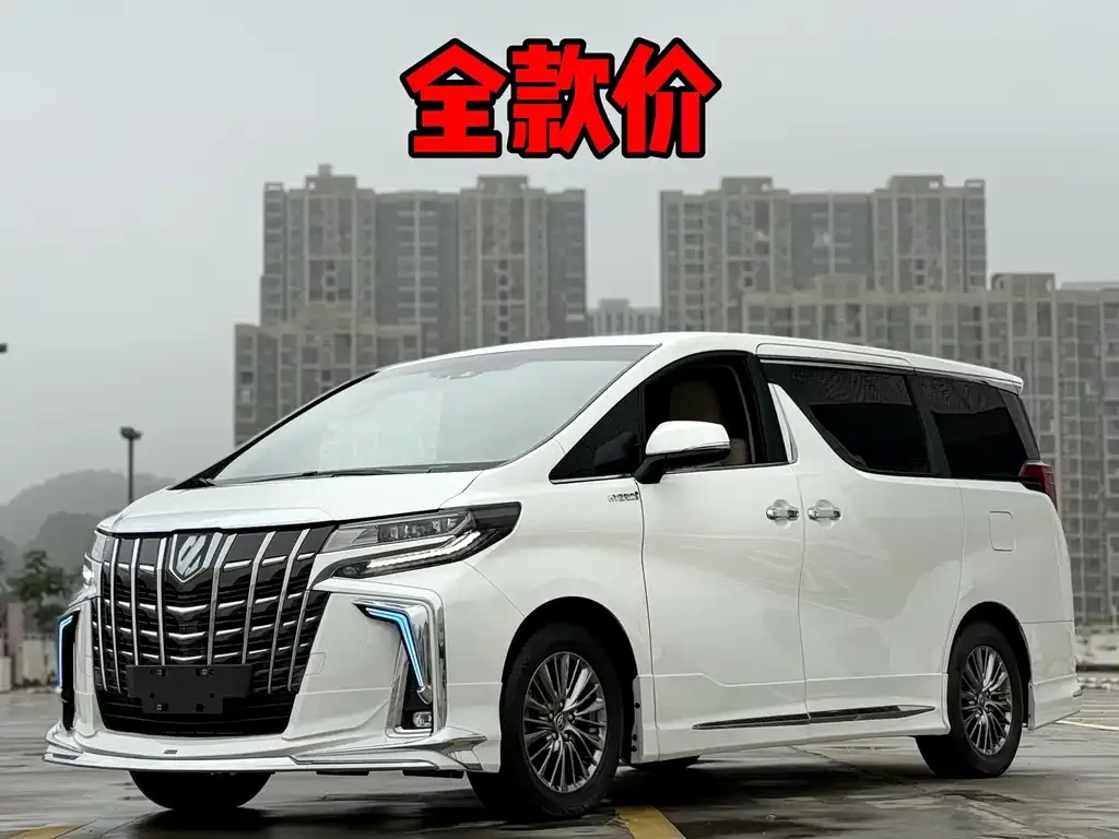 Toyota Alphard — фото 1