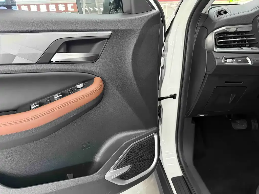 Geely Vision X6 — фото 4